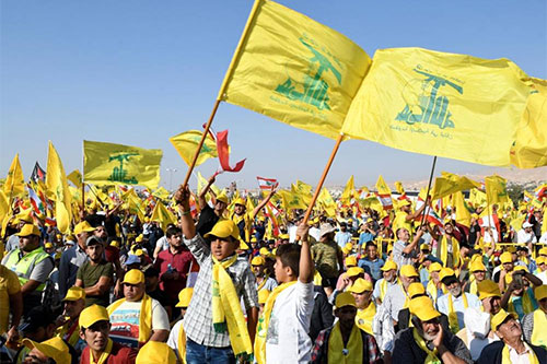 partidarios de Hezbolá Al Mayadeen denuncia injerencia saudita en Líbano